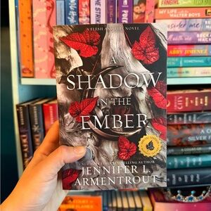 A Shadow in the Ember | Jennifer L. Armentrout